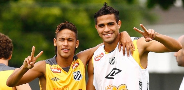 Ricardo Saibun/Divulgação SantosFC Neymar apareceu com moicano fashion antes do clássico contra o Corinthians