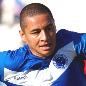 Wellington Paulista, que marcou seis gols em cinco jogos do Mineiro, inicia temporada em alta