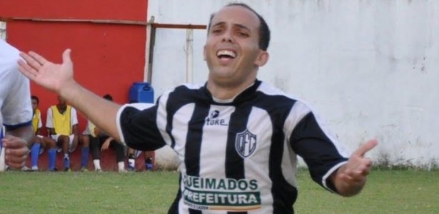 Celsinho Ferrão fez 8 gols na vitória do Queimados por 8 a 2 pela série C do Carioca