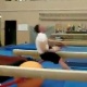Blog: Garoto tenta fazer malabarismo na gin&aacute;stica e leva tombo; assista 