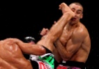 Edson Barboza abre card principal do UFC Rio 2 com nocaute em chute giratório de cinema
