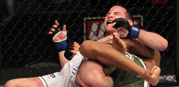 Sonnen aguarda 'sim' de Anderson e se diz aliviado após dura vitória