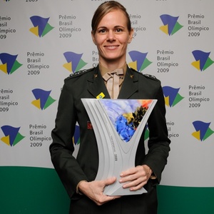Ana Luiza Mello foi a atleta vencedora do Prmio Brasil Olmpico de 2009 no tiro esportivo