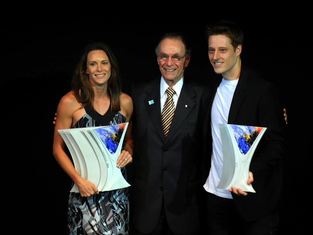 Ao lado de Carlos Arthur Nuzman (c), Fabiana Murer (e) e Murilo são eleitos os melhores do ano no Prêmio Brasil Olímpico
