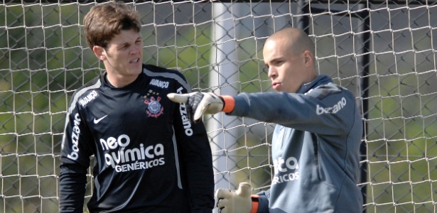 Júlio César (à direita) e Renan disputam a posição de titular no Corinthians - Mauro Horita/AGIF - Mauro Horita/AGIF