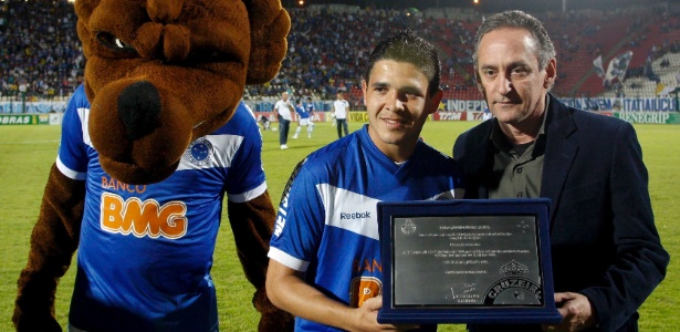 Diego Renan, que foi homenageado por 100 jogos, desfalca o Cruzeiro contra São Paulo - Washington Alves/VIPCOMM