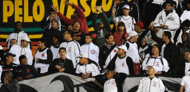 Torcida do Vasco presente ao último jogo contra o Corinthians no Pacaembu em 2011 - Junior Lago/UOL