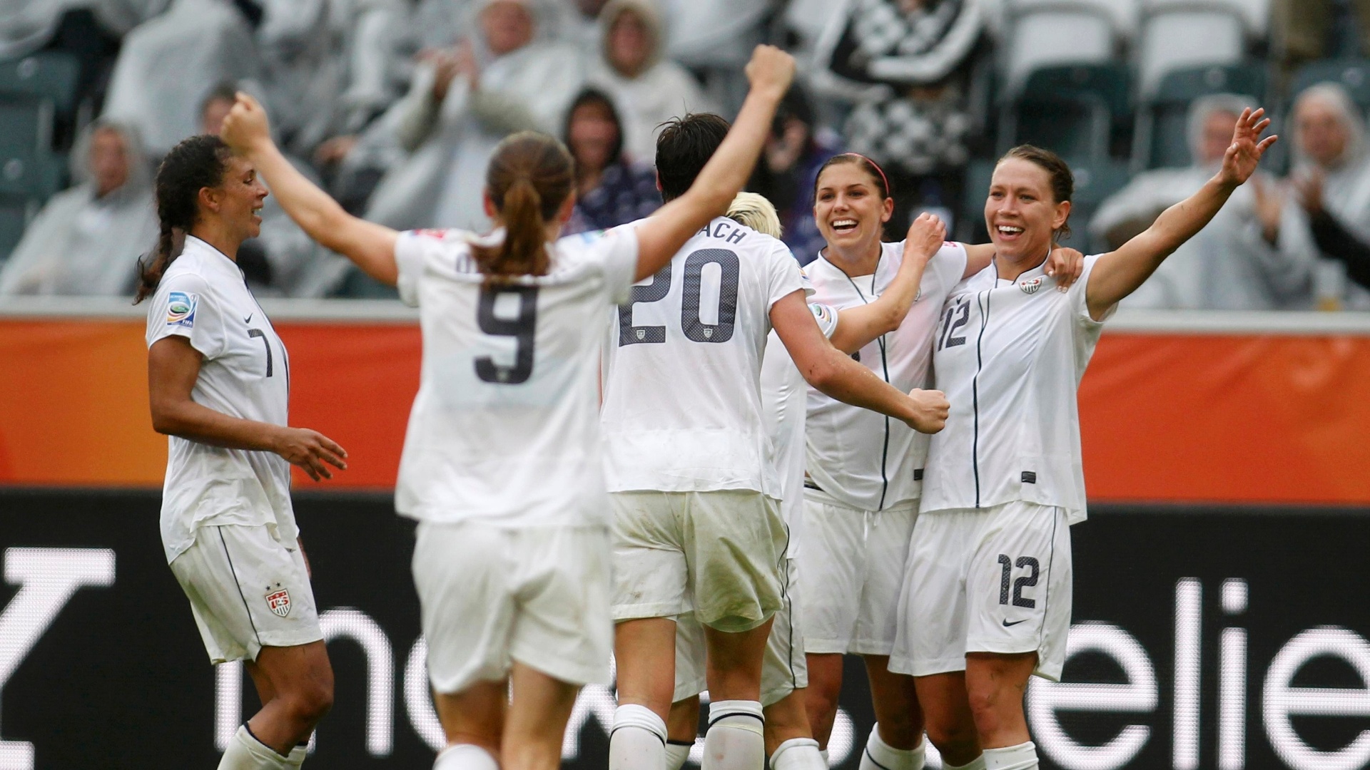 Futebol feminino dos EUA conquista equidade salarial - Forbes