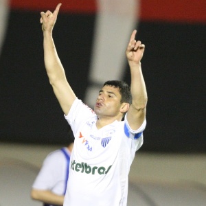 Atacante William, do Avaí, teve destaque no Brasileirão e virou alvo do interesse do Palmeiras - ANDRÉ COSTA/COSTAPRESS/AE