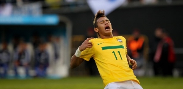 Neymar se lamenta durante a partida contra o Paraguai de Martino na Copa América  - Ricardo Nogueira/Folhapress