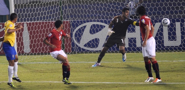 Danilo faz gol para o Brasil no empate com o Egito na estreia do Mundial sub-20