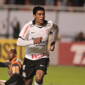 "Disse para ele levantar a cabeça e dar a volta por cima", conta Paulinho, autor do gol salvador - Juca Varella/Folhapress