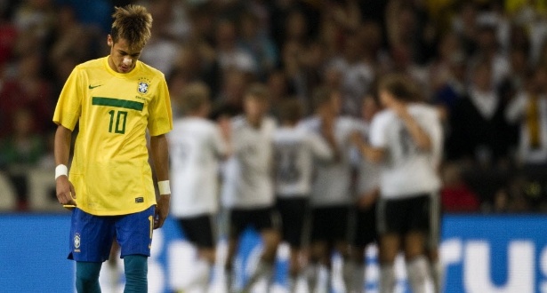 neymar-mostra-novo-penteado-durante-treino-da-selecao-em-londres-1342709816528_615x470.jpg