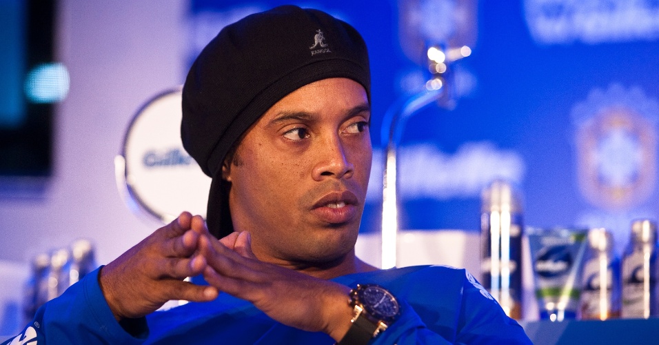 Nesta quinta-feira, Ronaldinho Gaúcho participou pela primeira vez de um evento da CBF após seu retorno à seleção brasileira