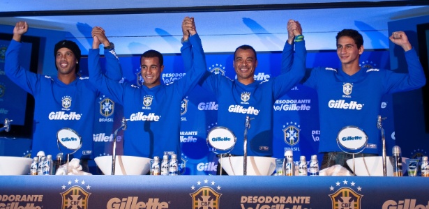 Evento da CBF desta quinta foi o 1º de Ronaldinho desde que voltou à seleção - Eduardo Anizelli/Folhapress