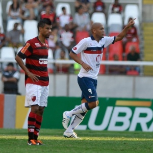 Apesar do carinho declarado pelo Flamengo, Souza não perdoou o ex-clube no confronto do 2º turno - CELSO PUPO/FOTOARENA/AE