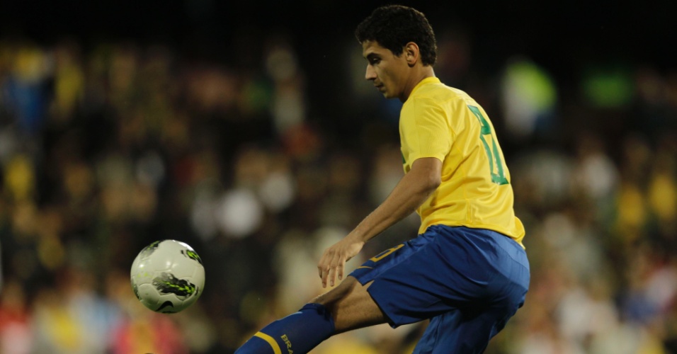 Ganso domina a bola contra Gana - Amistoso Seleção (05/09/2011)