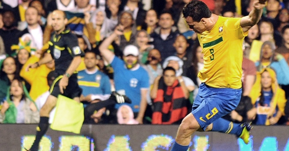 Leandro Damião marca gol no amistoso Brasil e Gana (05/09/2011)