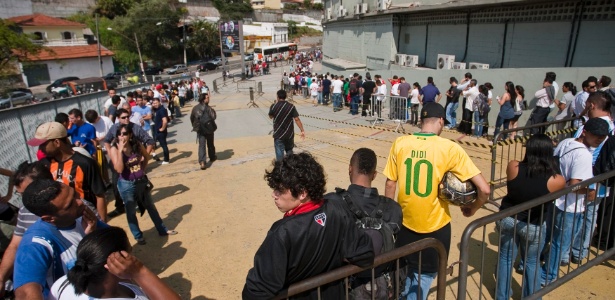 Os sócios-torcedores do São Paulo esgotaram os 2.500 ingressos restantes para a final  - Eduardo Anizelli/Folhapress