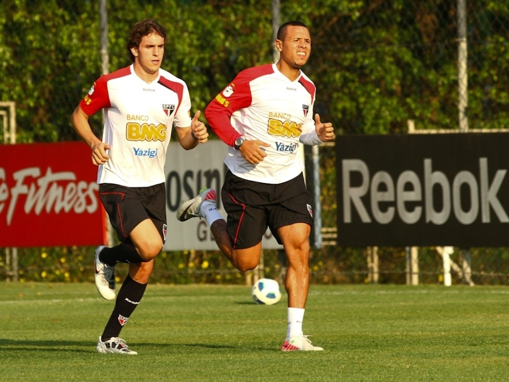 Apesar do retorno às atividades físicas, ainda não há previsão para a volta do camisa 9 a jogos oficiais - Luiz Pires/VIPCOMM
