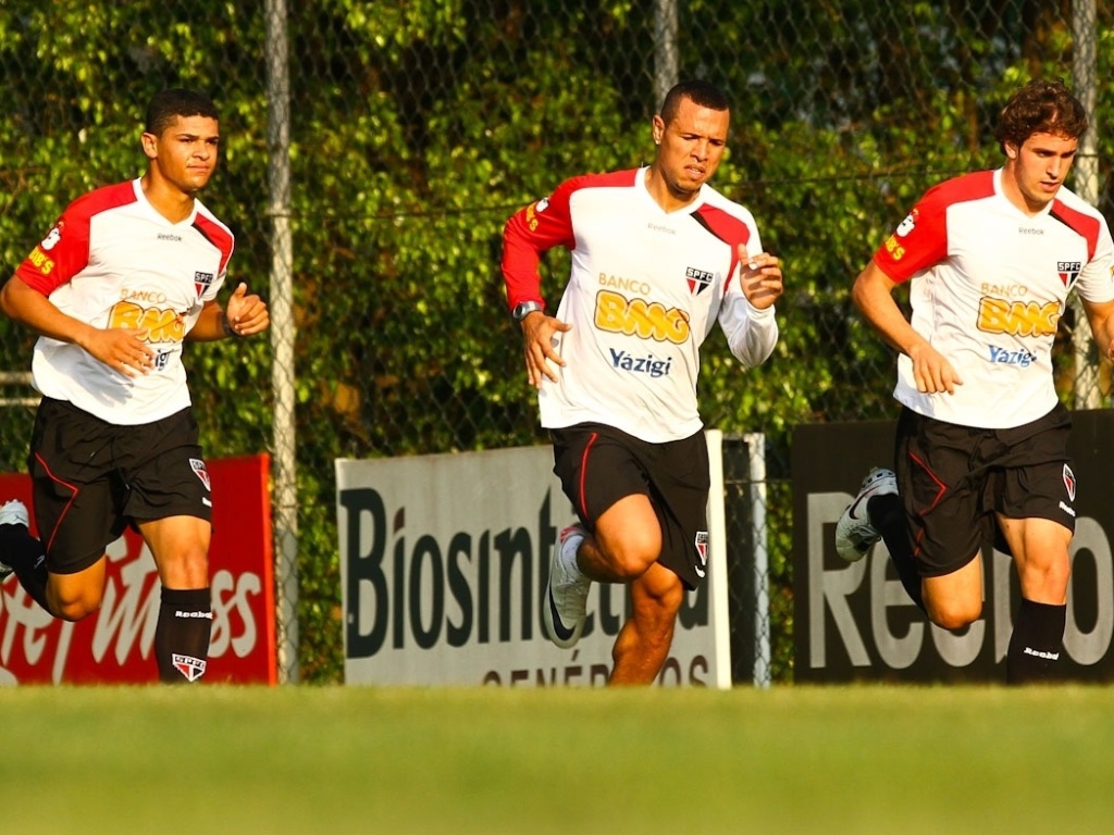 O atacante, que veio do Sevilla, da Espanha, marcou 118 gols em 160 partidas em sua primeira passagem pelo São Paulo - Luiz Pires/VIPCOMM