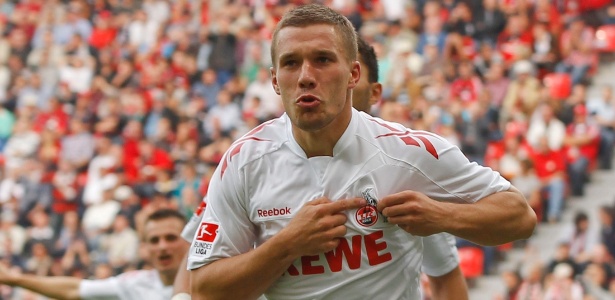 Podolski foi o grande destaque da vitória do Colônia fora de casa, em plena BayArena - Reuters/Ina Fassbender