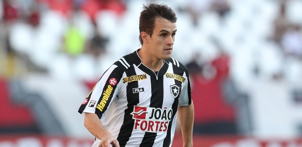 Lateral Lucas jogou todas as partidas do Botafogo na temporada, mas nega cansaço - Fernando Soutello/Agif