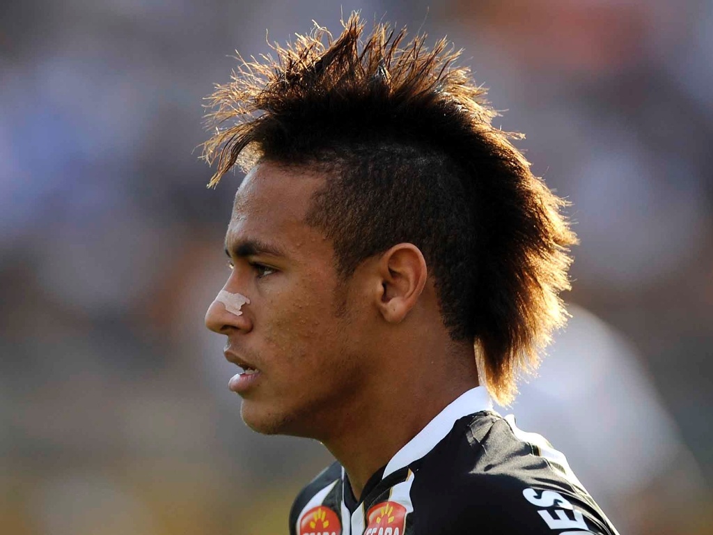 neymar-muda-o-penteado-antes-da-estreia-da-selecao-brasileira-na-copa-1529161903974_v2_16x9.jpg