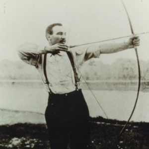 O francês Henri Hérouin foi campeão olímpico no arco e flecha na primeira Olimpíada realizada em Paris