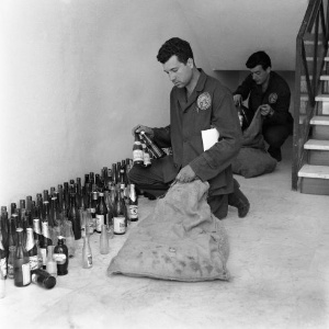 Lixo da Vila Olímpica ficou cheio de garrafas de cerveja e vinho durante os Jogos de 1960