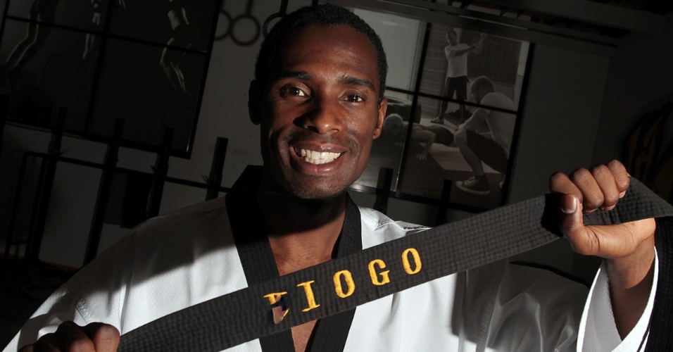 Diogo Silva, campeão do Pan-2007 no taekwondo, categoria até 68kg, treina para representar o Brasil em Guadalajara (30/9/2011)