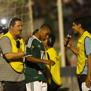 Jogadores do Palmeiras saem de campo sem falar com a imprensa após empate com o América-MG - Almeida Rocha/Folhapress