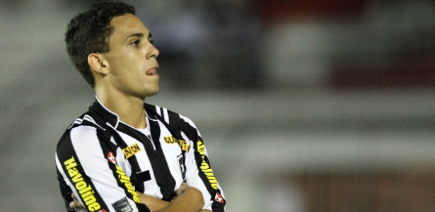 Caio se desentendeu com dirigente do Botafogo e deverá ser emprestado em 2012 - Fábio Castro/Agif