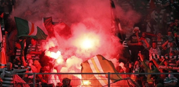 Torcida do Celtic foi punida pelo clube após depredar estádio de rival em jogo do Campeonato Escocês - Stephane Mahe/REUTERS