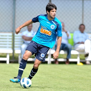 Volante Fabrício quer renovar por três temporadas, porém Cruzeiro ofereceu contrato de dois anos - Juliana Flister/VIPCOMM