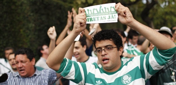 Protestos já foram feitos em nome das eleições diretas no Palmeiras - Fabio Braga/Folhapress