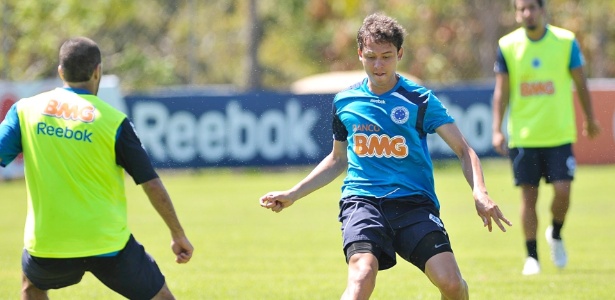 Keirrison vai tratar da contusão, mas não faz parte dos planos do Cruzeiro para 2012 - Juliana Flister/VIPCOMM