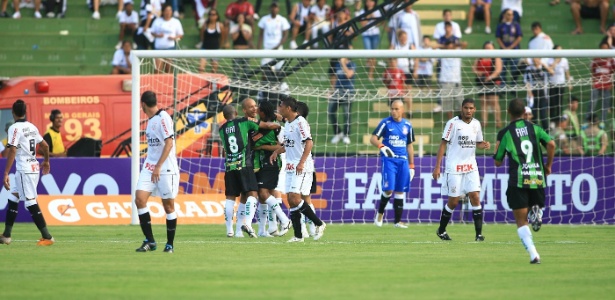 Rebaixado no ano passado, América disputa a Série B 2012 e terá o Boa como rival - Silva Júnior/Folhapress