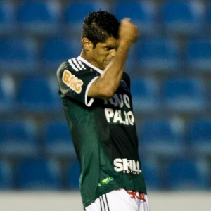 Luan lamenta chance em jogo contra o Coritiba. Atacante está abalado com resultados e até chorou - Adriano Vizoni/Folhapress