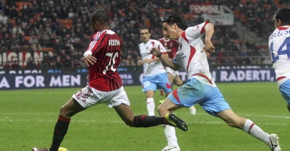 Robinho marcou o segundo gol da goleada do Milan sobre o Catania por 4 a 0 (06/11/2011)