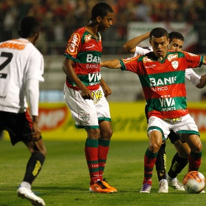 Marcelo Cordeiro é titular da lateral esquerda - Fabio Braga/Folhapress