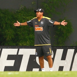 Muricy pressionou os dirigentes santistas, mas não conseguiu inscrever Alex Silva na Libertadores - Ricardo Saibun / Santos FC 