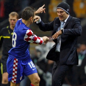 Olic comemora com o técnico Slaven Bilic gol da seleção croata contra a Turquia - REUTERS/Murad Sezer