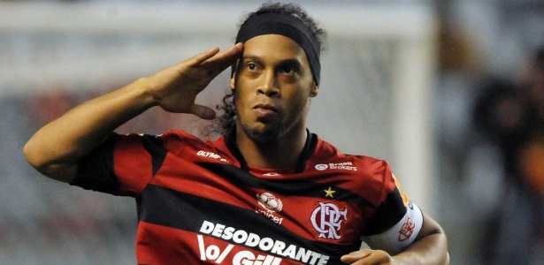 Após um longo período de incerteza, Flamengo anunciou a permanência de Ronaldinho - Alexandre Loureiro/VIPCOMM
