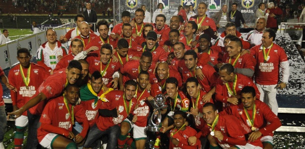 Portuguesa ficou com o troféu da Série B 2011; edição 2012 terá rodada de clássicos - Fabio Braga/Folhapress