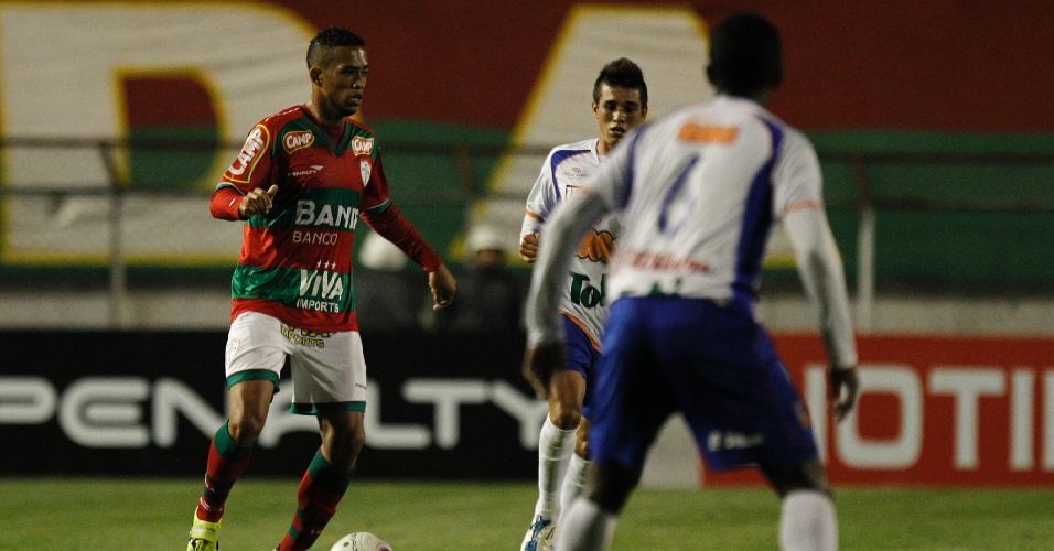 A Portuguesa goleou o Duque de Caxias por 4 a 0 no Canindé, pela 37ª rodada da Série B do Campeonato Brasileiro