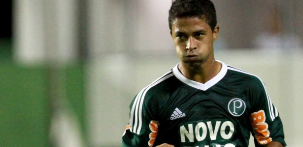 Ricardo Bueno comemora um dos seus poucos gols pelo Palmeiras - Felipe Oliveira/AE