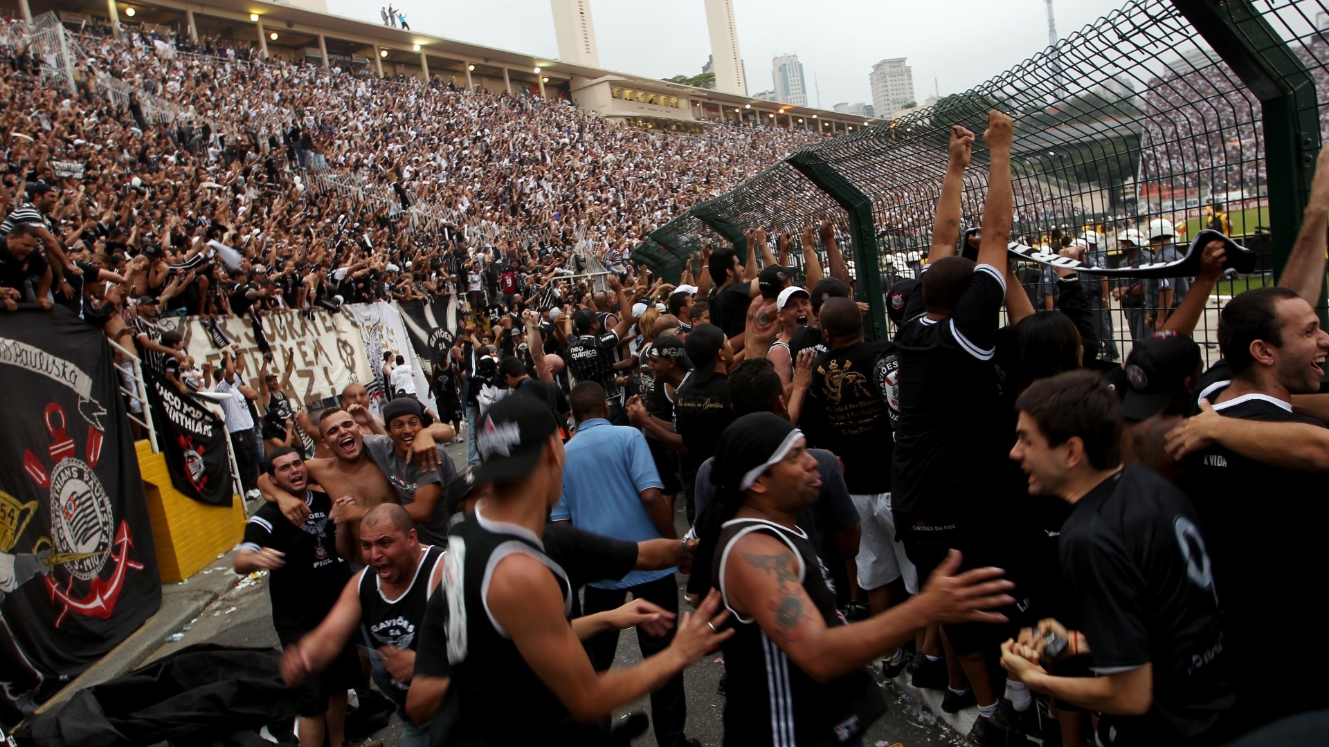 Corinthians Campeão Brasileiro De 2011: Fotos E Imagens - UOL Esporte