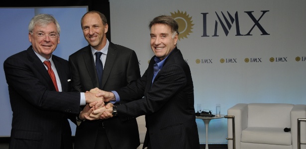 Presidente da IMX, Alan Adler (centro), junto com Eike Batista e presidente da IMG: interessados no Maracanã