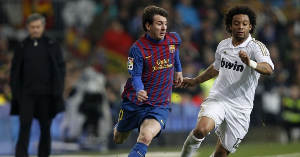 Marcelo persegue Messi durante derrota do Real Madrid no clássico contra o Barcelona